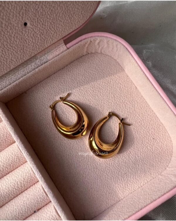 Drop earrings